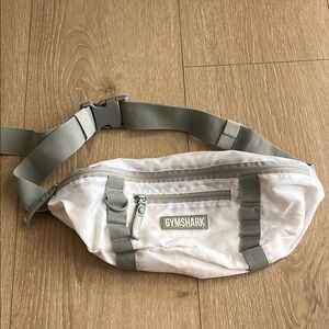Gymshark Adapt Animal Sling Bag - White/Cream